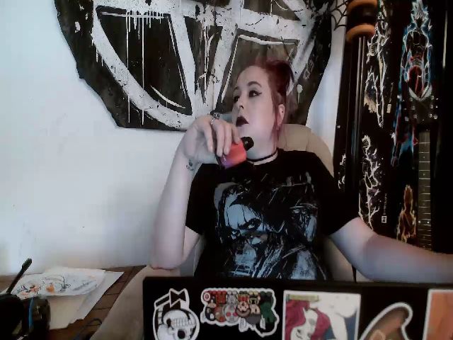 Live sex webcam photo for Weetziebabe #270981474