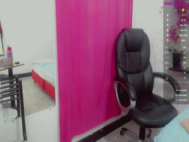 Live sex webcam photo for Alejandra_06 #270974013