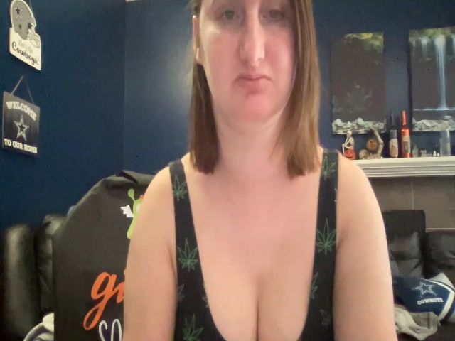 Live sex webcam photo for LizzysLips #270979200