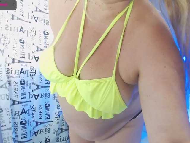 Live sex webcam photo for MiaPerl #270975358