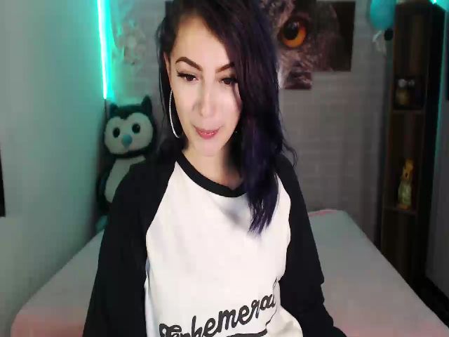 Live sex webcam photo for EmmaBlakee #270969834