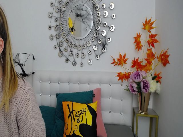 Live sex webcam photo for Your_Mystery_ #270982706