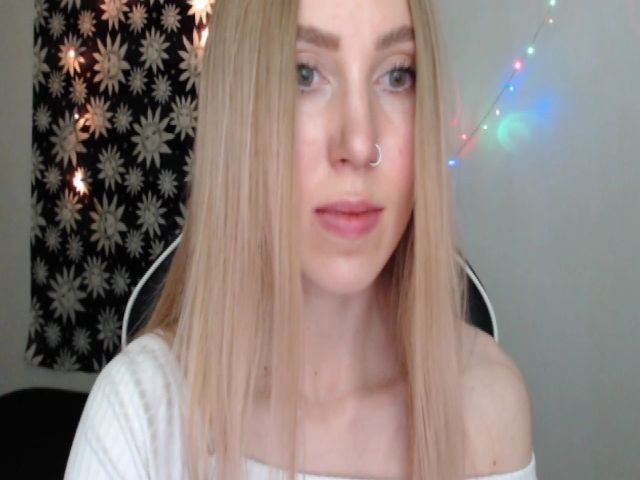 Live sex webcam photo for MagicElfie #270983329