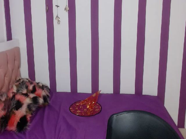 Live sex webcam photo for Leyla_20_ #270984181