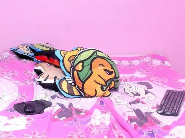 Live sex webcam photo for kimmi-doll #270972481