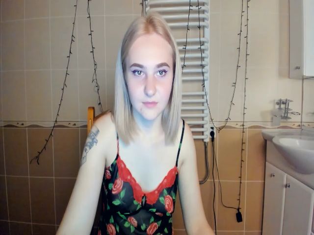 Live sex webcam photo for HannaLismont #270983982