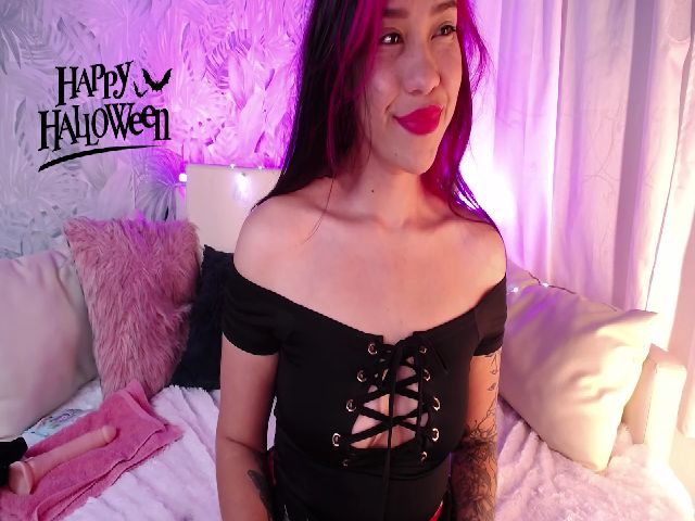 Live sex webcam photo for FireTheGun #270976348