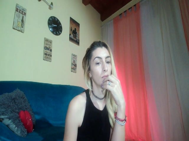Live sex webcam photo for Shylollipop #270972717
