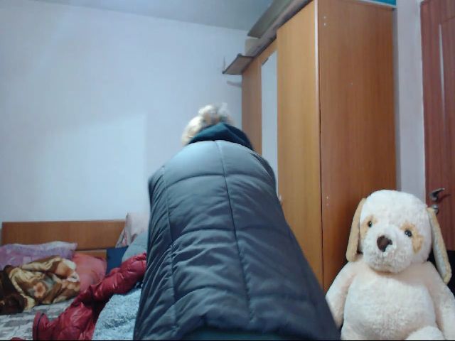 Live sex webcam photo for Squirtcumxx1 #270977113