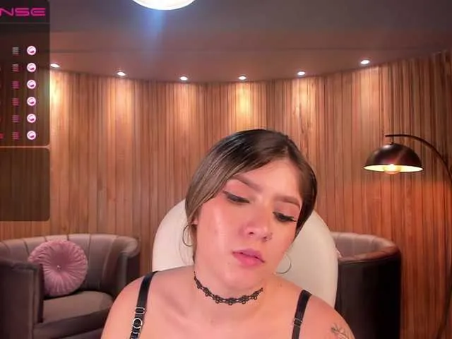 Live sex webcam photo for BeckyJamesX #270984944
