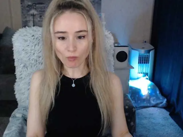 Live sex webcam photo for xyliganka777 #270984842