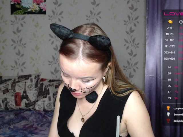 Live sex webcam photo for Alenushka888 #270997674