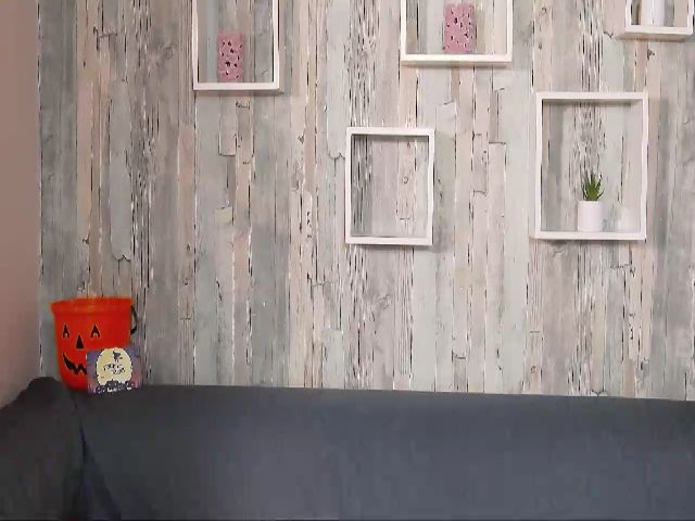 Live sex webcam photo for BeaMoonn #270991840