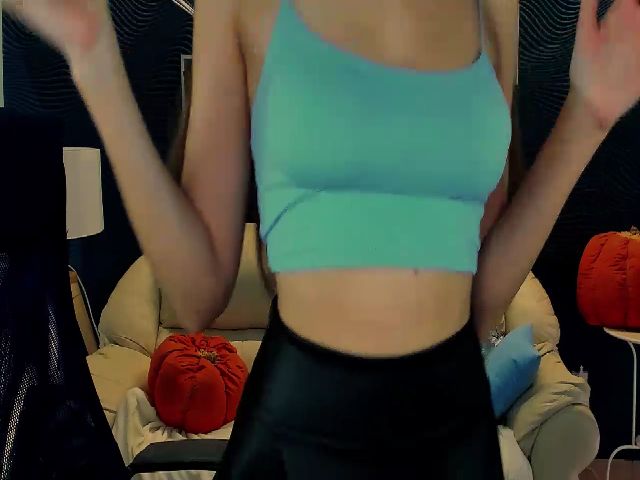 Live sex webcam photo for SoloVB #270988667