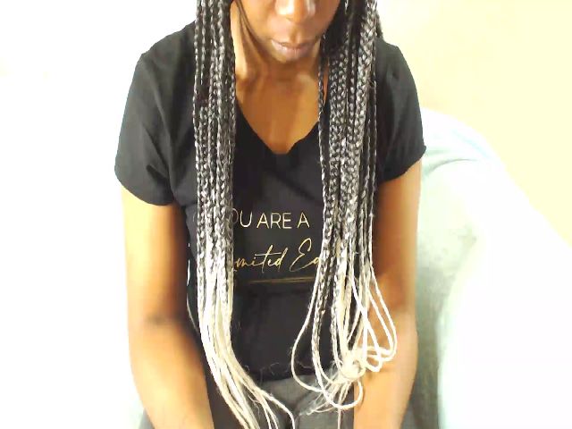 Live sex webcam photo for KissMoline #270991042