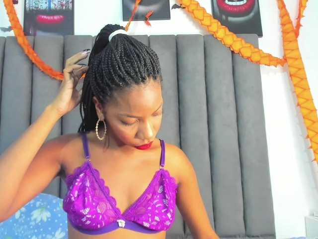 Live sex webcam photo for Meganbarko #270993738