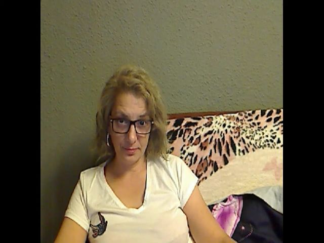 Live sex webcam photo for LovelyGinny #271000046