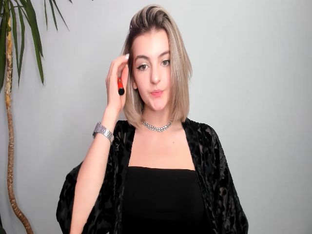 Live sex webcam photo for HelelGretta #270987141