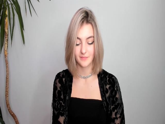 Live sex webcam photo for HelelGretta #270987445