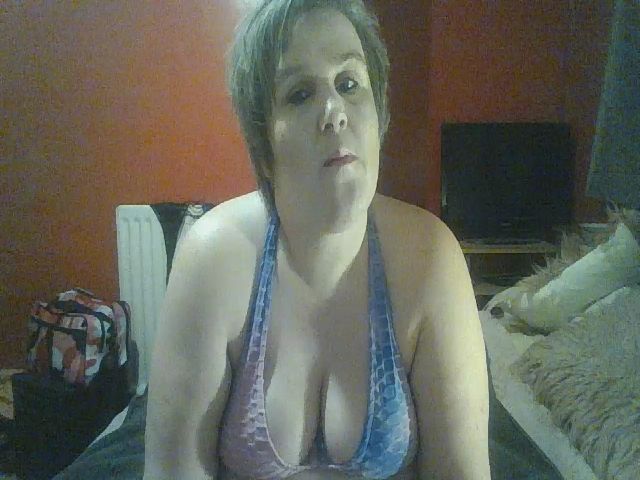 Live sex webcam photo for YUMMYMUMMY39 #270999058