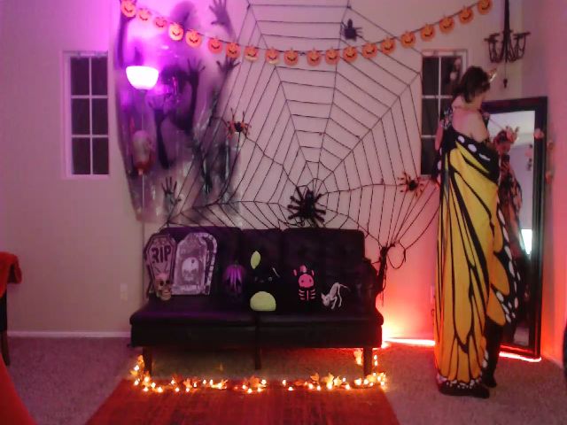 Live sex webcam photo for MollyMeowz #270987687