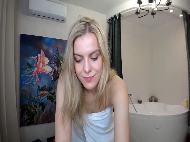 Live sex webcam photo for SolveMysecret #270994384