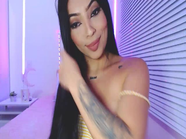 Live sex webcam photo for Sarahmeyer #270988343