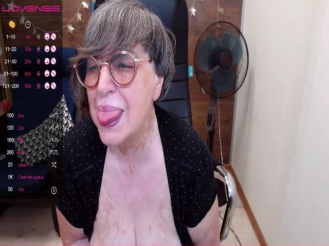 Live sex webcam photo for SharonAmore #270988224