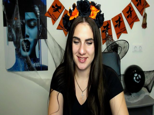 Live sex webcam photo for MollyKiss_ #270996487