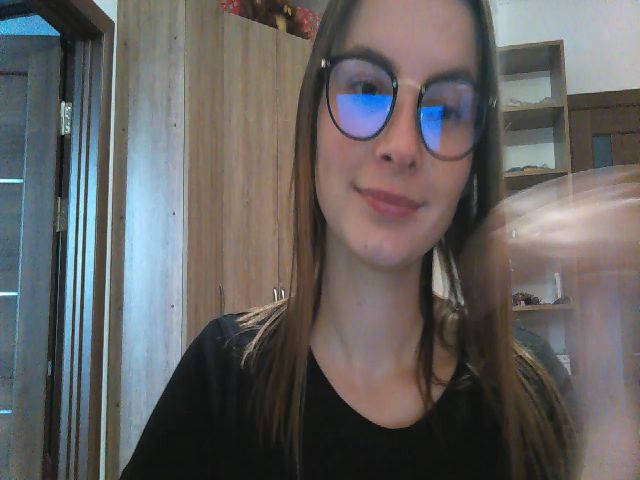 Live sex webcam photo for MisssSun #270995386