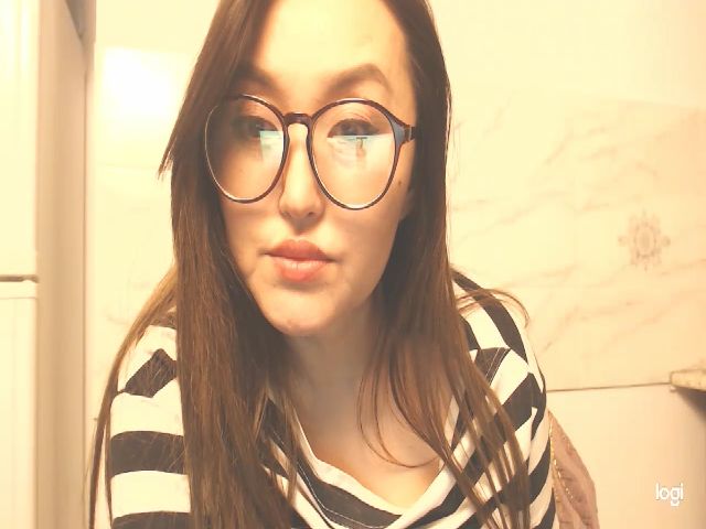 Live sex webcam photo for HrnyTeacher #270995910