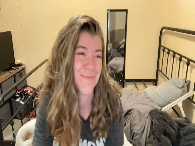 Live sex webcam photo for Trixiegirl3 #270994771