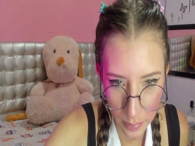 Live sex webcam photo for AlessaKitty #270994955