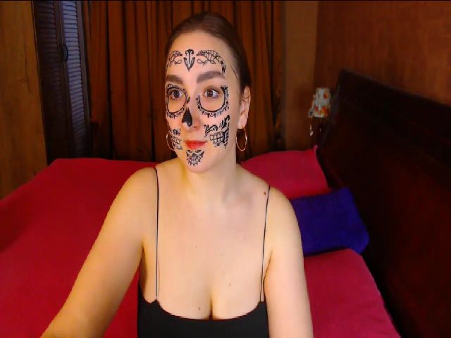 Live sex webcam photo for KylieLoos #270995090