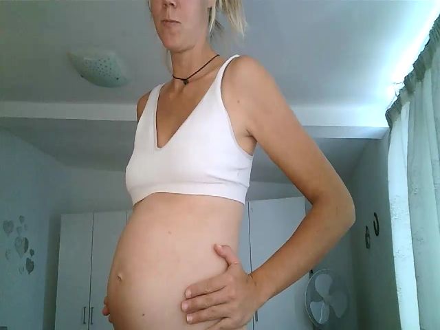 Live sex webcam photo for CallMeMaria #270992865