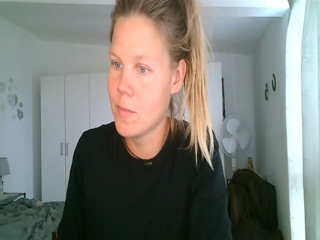 Live sex webcam photo for CallMeMaria #270995287