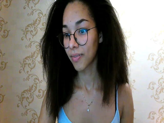 Live sex webcam photo for Carmel_Dee #270996192