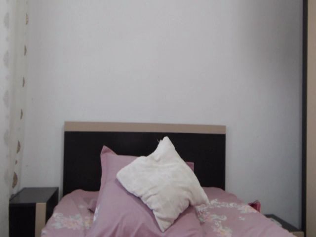 Live sex webcam photo for AylinBB #270994379