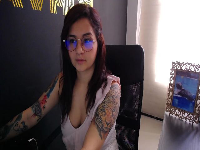 Live sex webcam photo for MissTiara_ #270994675