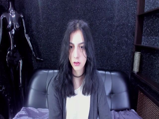 Live sex webcam photo for SarahBanks #270999584