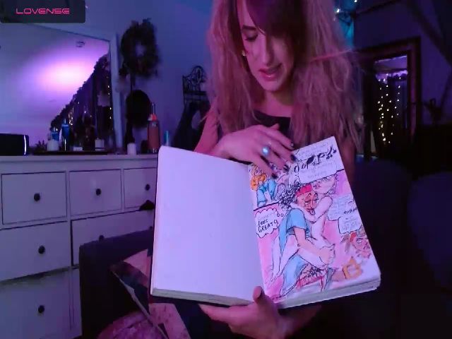 Live sex webcam photo for LilSadie #270988497