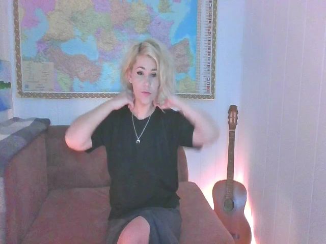 Live sex webcam photo for AliceMood #270999617