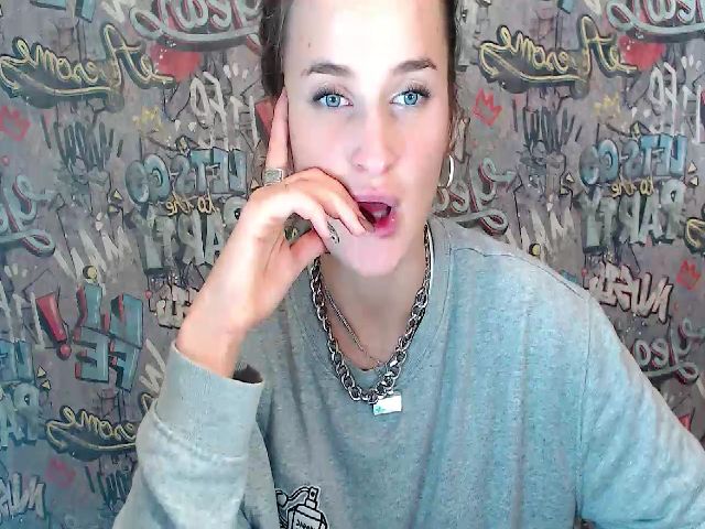 Live sex webcam photo for Felliciya #270996380