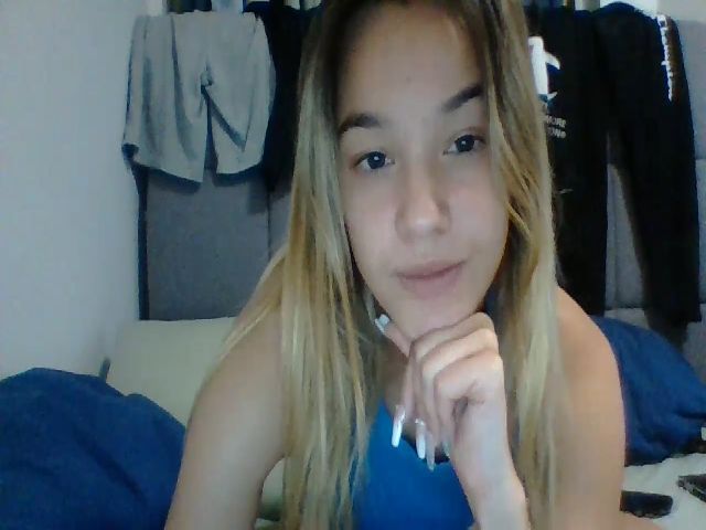 Live sex webcam photo for Qxeen_jasmin #270986731