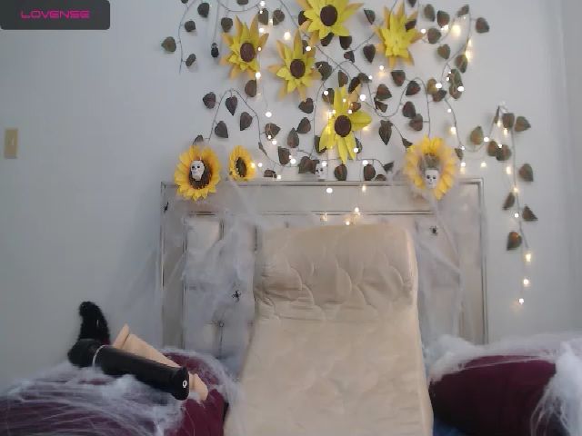 Live sex webcam photo for Maggie_Cooper #270995685