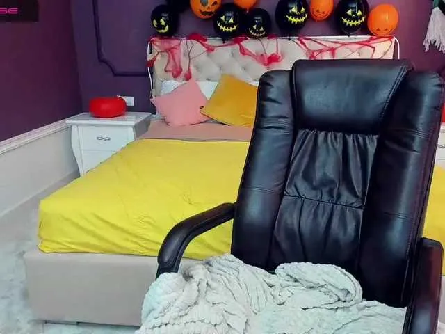 Live sex webcam photo for IceDanielle #270993698