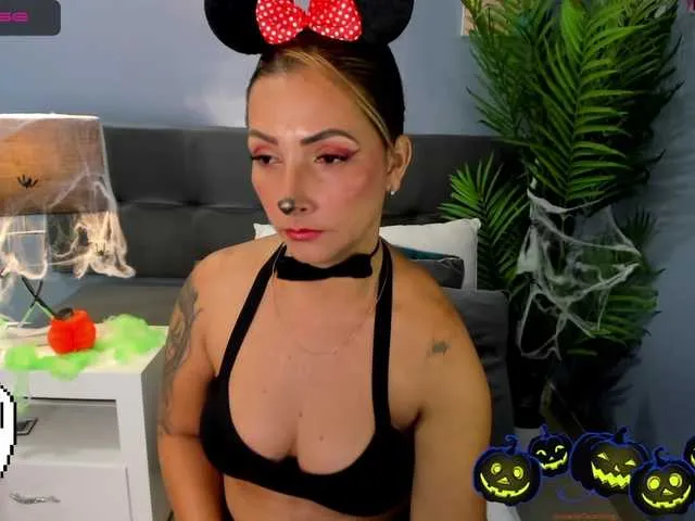 Live sex webcam photo for adrianatorres #270997971