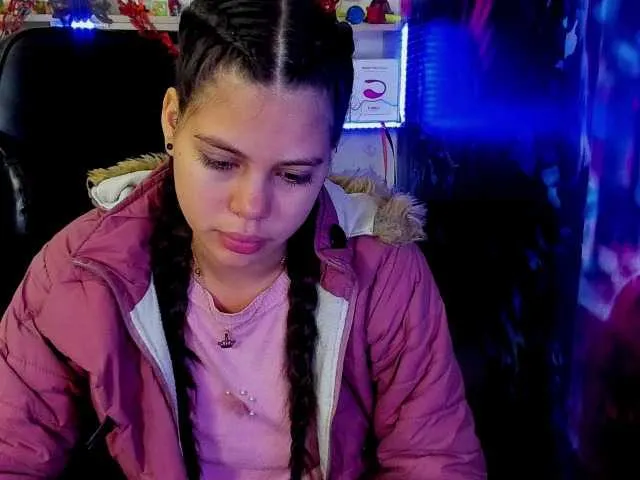 Live sex webcam photo for XCrislerSweet #270993954