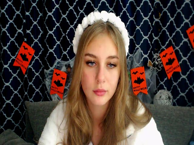 Live sex webcam photo for Aeritta #270995465