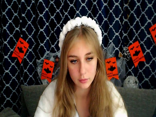 Live sex webcam photo for Aeritta #270995786